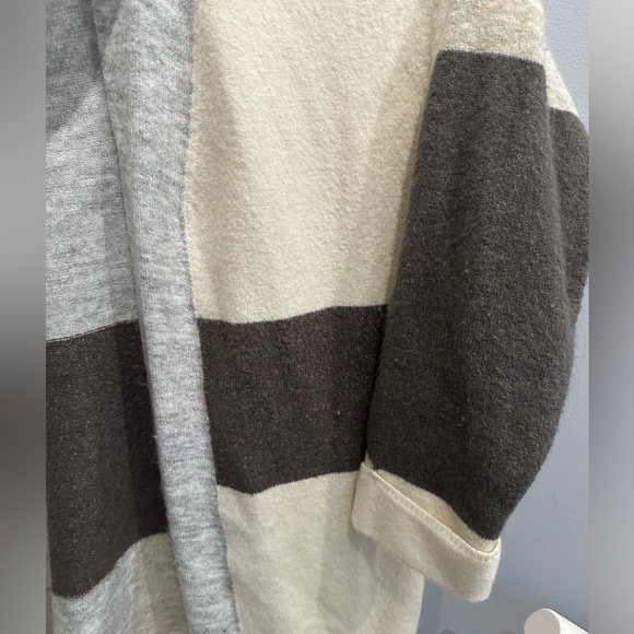 Dex Colour Block Cardigan - Picture 3 of 5